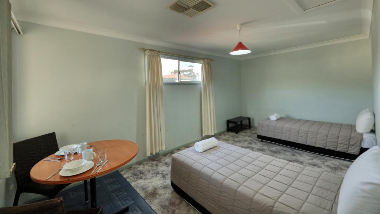 Cowra Motor Inn Exterior foto